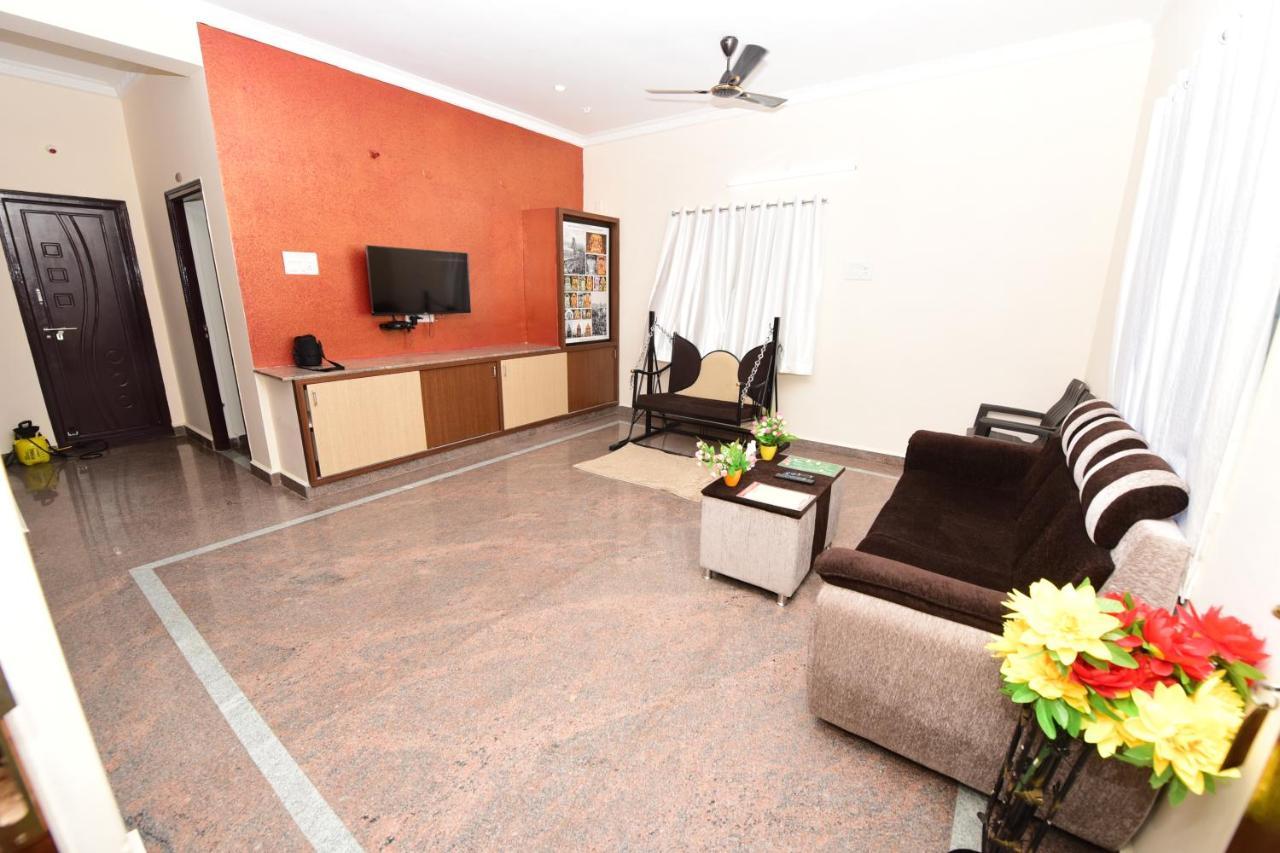 Sree Service Apartments Tirupati Zewnętrze zdjęcie